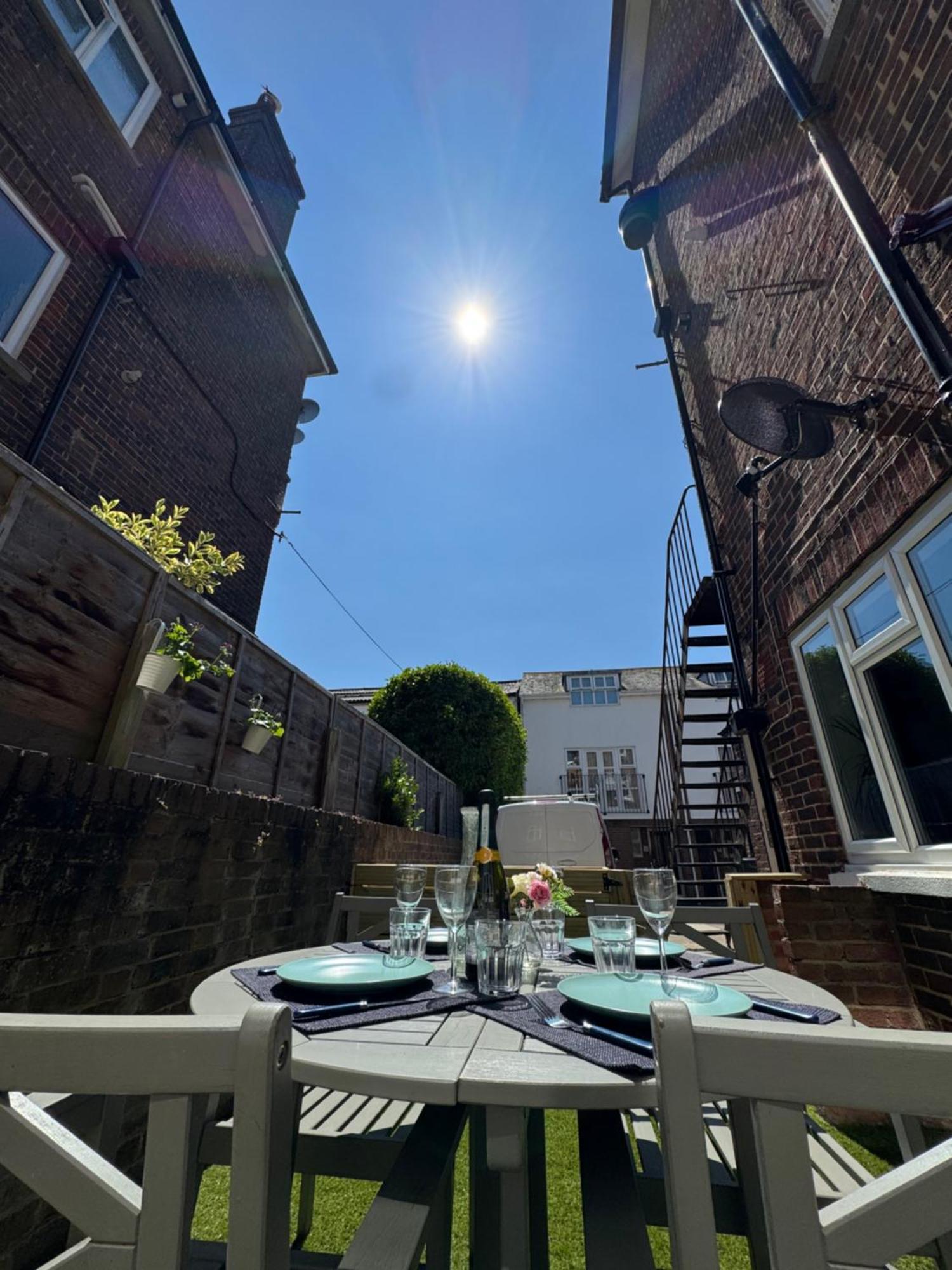 2 Bedroom Apartment Ground Floor Eastbourne Town Centre Exterior photo
